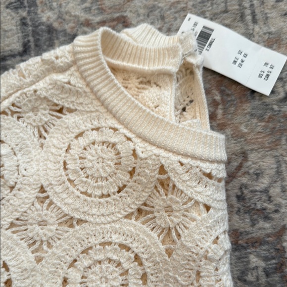 Abercrombie Cream Crochet Lace Top - Picture 2 of 2